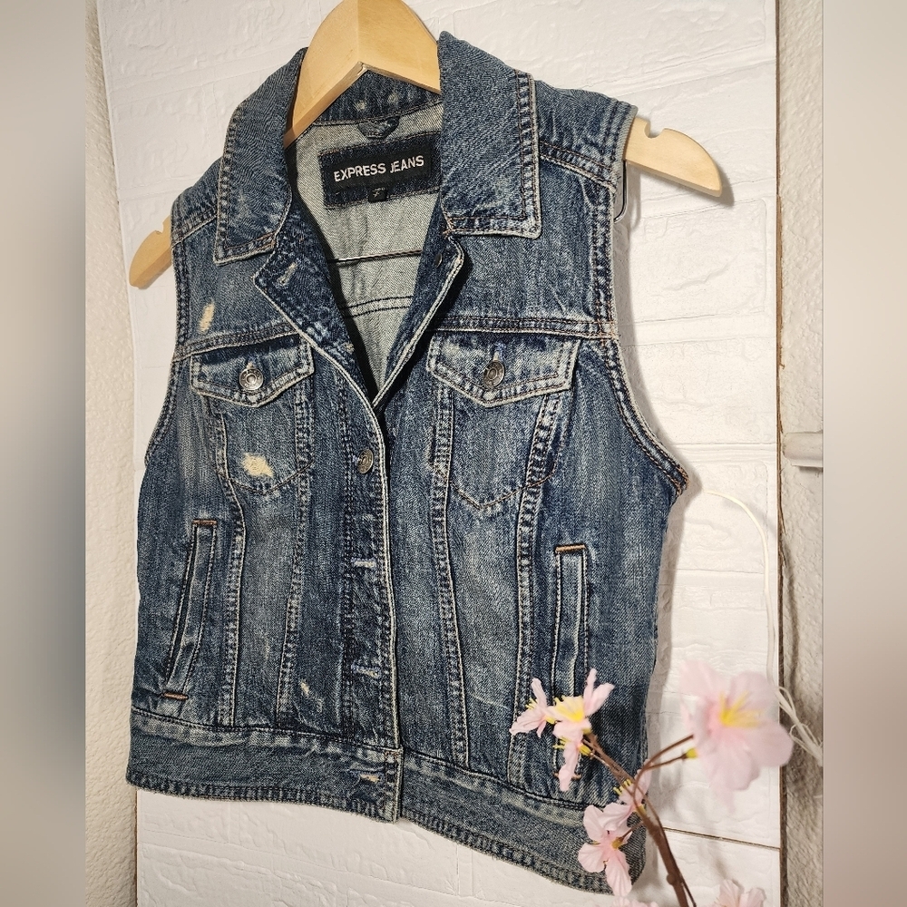 Express Jeans Distressed Denim Vest - Medium Wash Vintage Style - Small - Picture 4 of 12